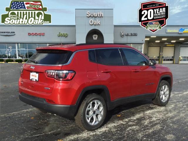 2025 Jeep Compass COMPASS LATITUDE 4X4