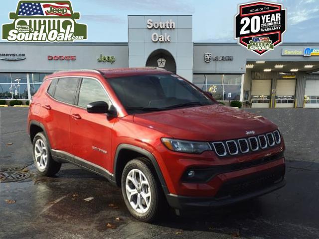 2025 Jeep Compass COMPASS LATITUDE 4X4