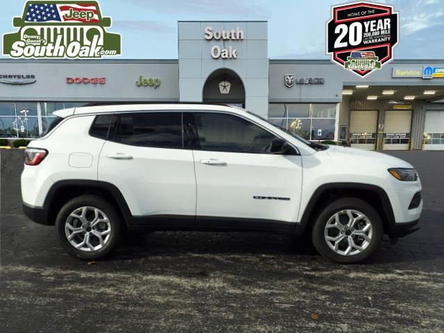 2025 Jeep Compass COMPASS LATITUDE 4X4