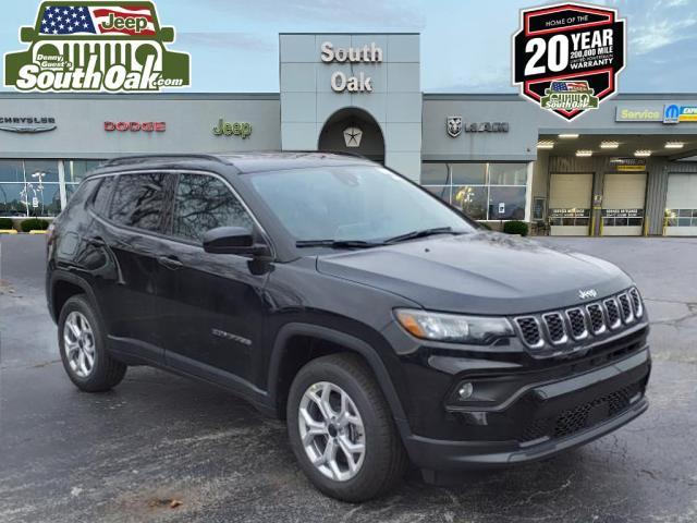 2025 Jeep Compass COMPASS LATITUDE 4X4