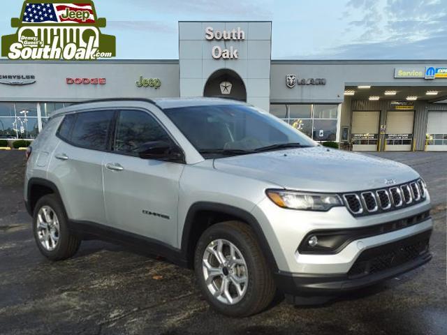 2025 Jeep Compass COMPASS LATITUDE 4X4