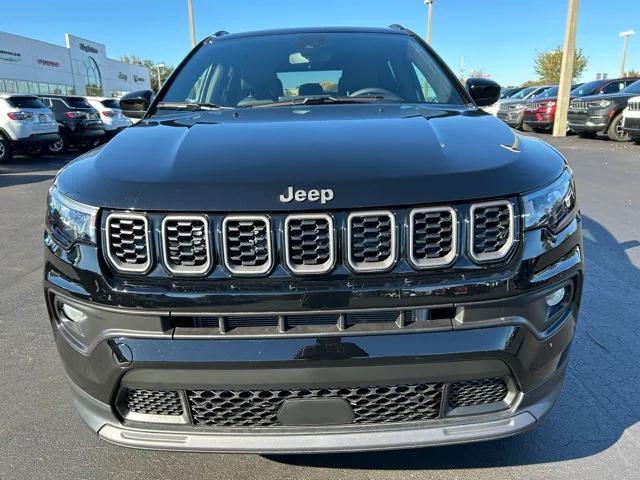 2025 Jeep Compass COMPASS LATITUDE 4X4