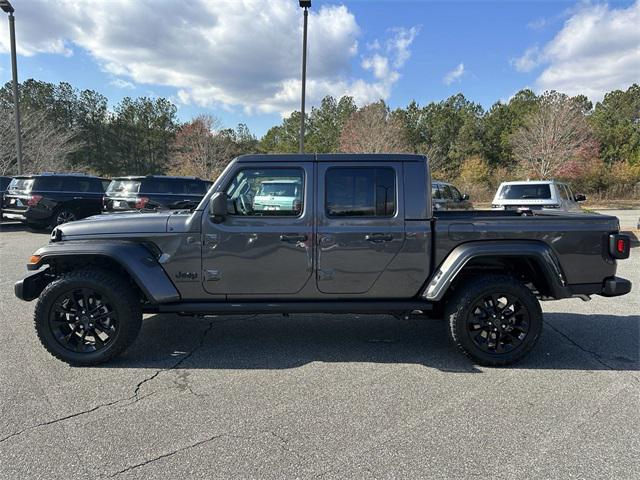 2025 Jeep Gladiator GLADIATOR NIGHTHAWK 4X4