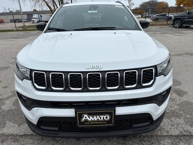 2025 Jeep Compass COMPASS LATITUDE 4X4