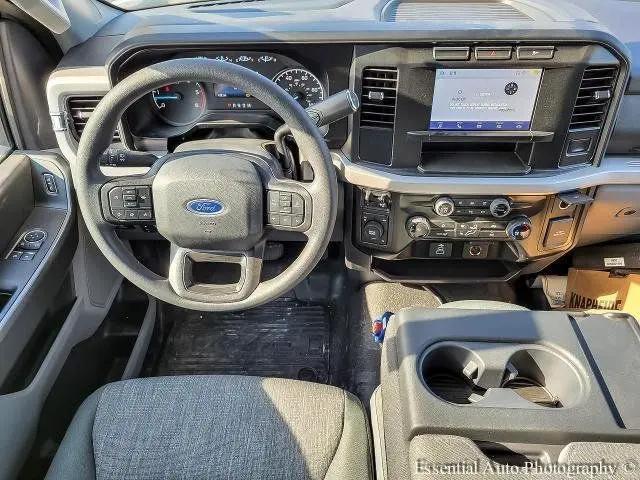 2023 Ford F-550 XLT
