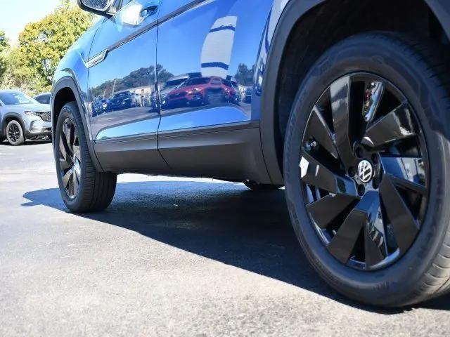2025 Volkswagen Atlas Cross Sport 2.0T SE w/Technology