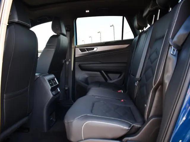 2025 Volkswagen Atlas Cross Sport 2.0T SE w/Technology