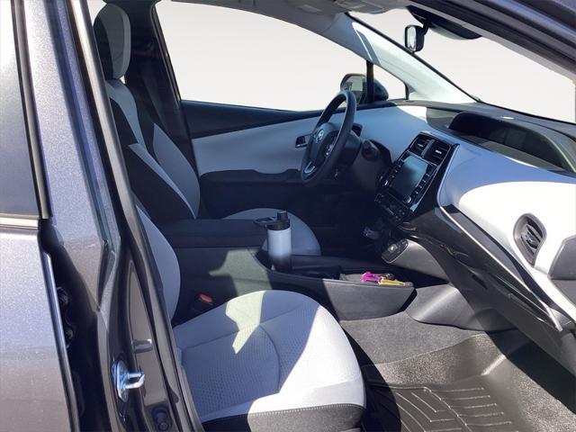 2022 Toyota Prius LE