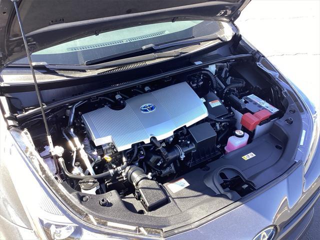 2022 Toyota Prius LE