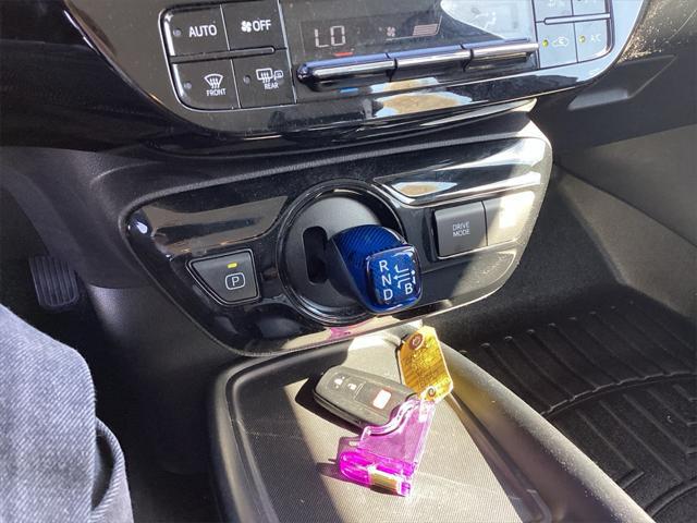 2022 Toyota Prius LE