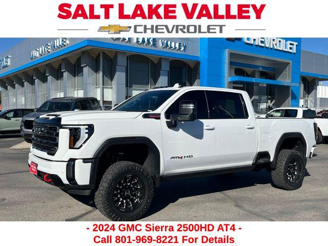 2024 GMC Sierra 2500HD 4WD Crew Cab Standard Bed AT4