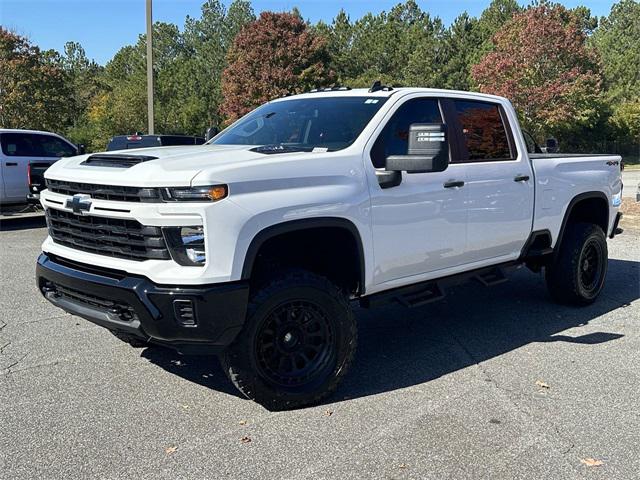 2024 Chevrolet Silverado 2500HD 4WD Crew Cab Standard Bed Custom