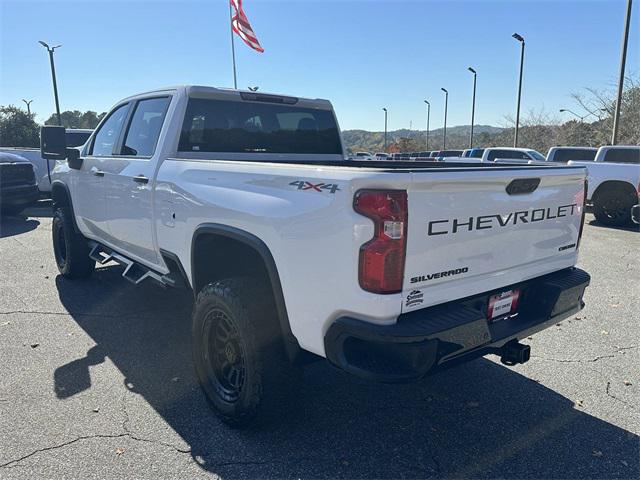 2024 Chevrolet Silverado 2500HD 4WD Crew Cab Standard Bed Custom