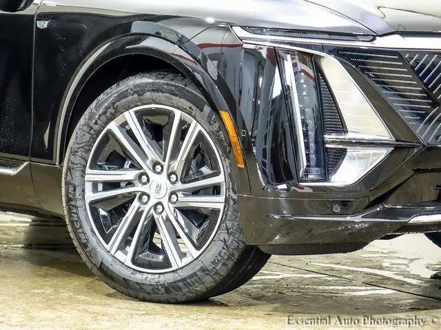 2025 Cadillac iQ Luxury w/1SD