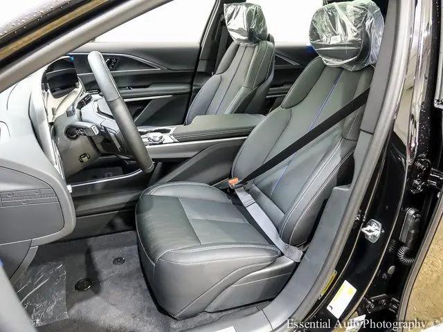 2025 Cadillac iQ Luxury w/1SD