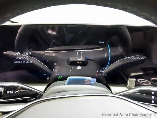 2025 Cadillac iQ Luxury w/1SD