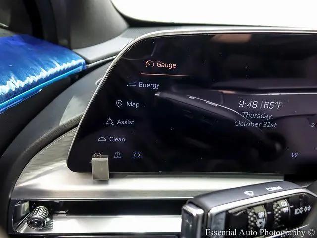 2025 Cadillac iQ Luxury w/1SD