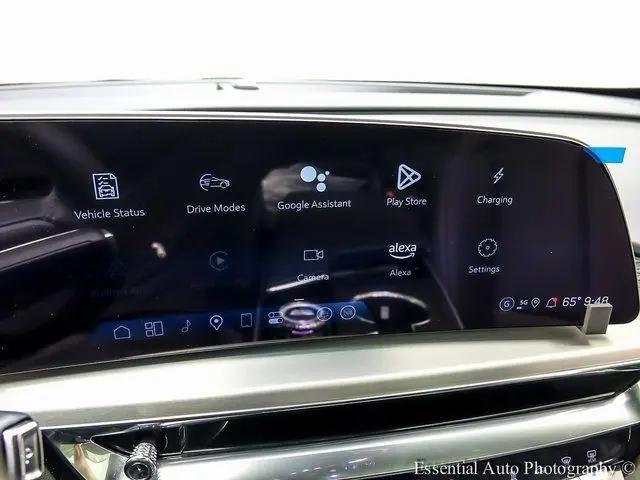 2025 Cadillac iQ Luxury w/1SD