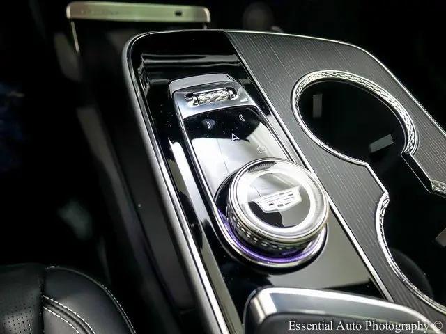 2025 Cadillac iQ Luxury w/1SD