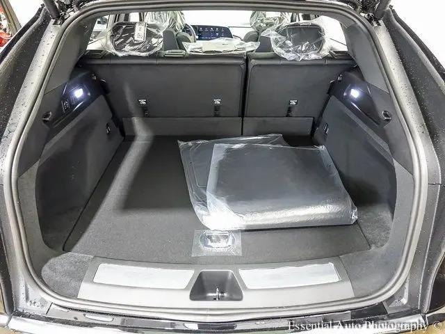 2025 Cadillac iQ Luxury w/1SD