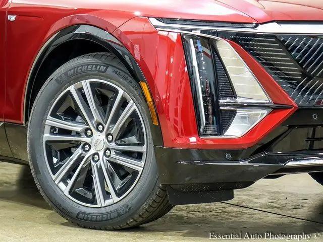 2025 Cadillac iQ Luxury w/1SD