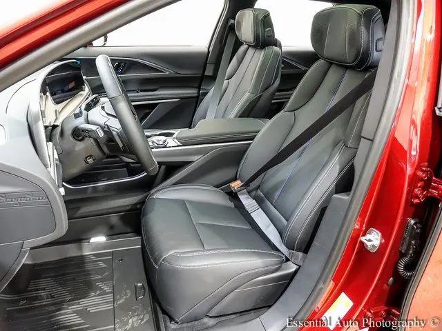 2025 Cadillac iQ Luxury w/1SD