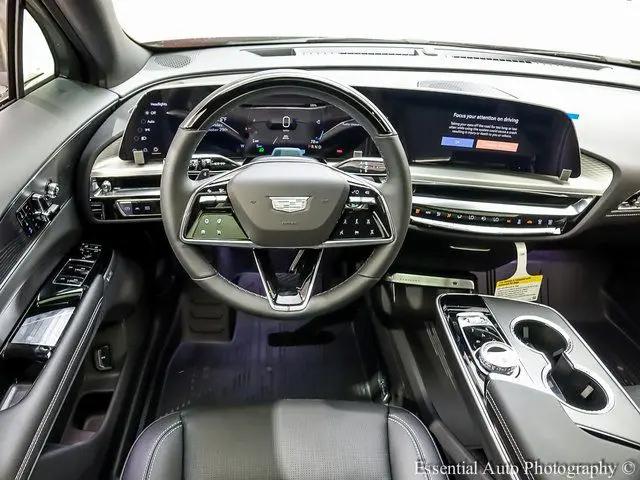 2025 Cadillac iQ Luxury w/1SD