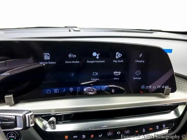 2025 Cadillac iQ Luxury w/1SD