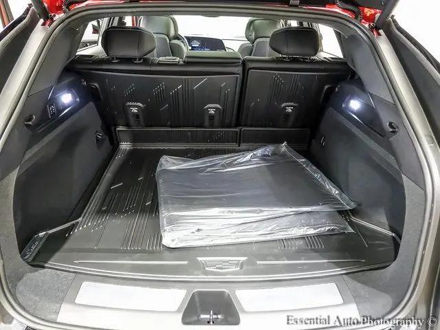 2025 Cadillac iQ Luxury w/1SD