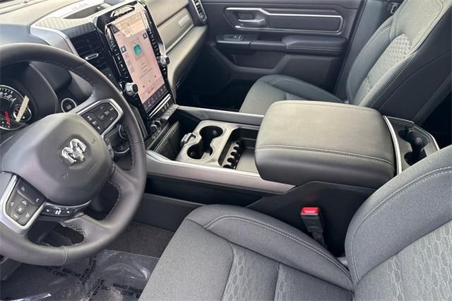 2025 RAM Ram 1500 RAM 1500 BIG HORN CREW CAB 4X2 57 BOX