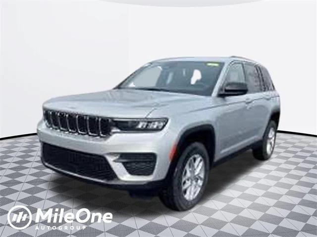 2025 Jeep Grand Cherokee GRAND CHEROKEE LAREDO X 4X4