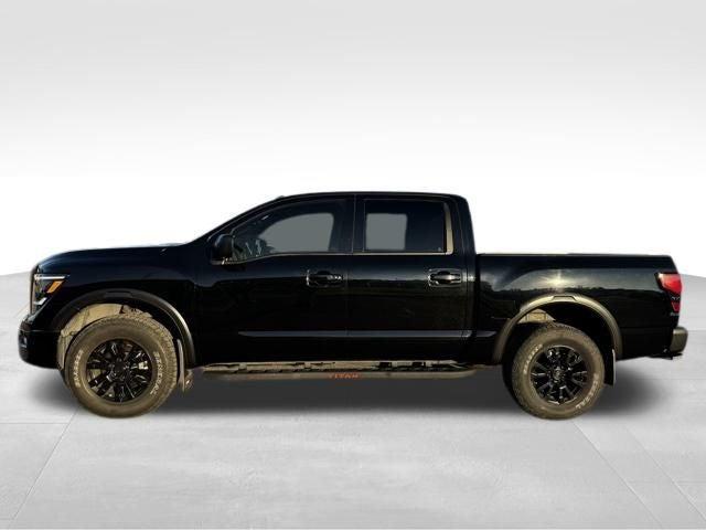 2021 Nissan TITAN Crew Cab PRO-4X 4x4