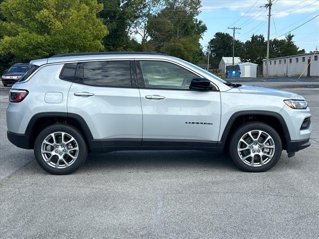 2024 Jeep Compass Latitude Lux FWD