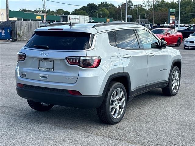 2024 Jeep Compass Latitude Lux FWD