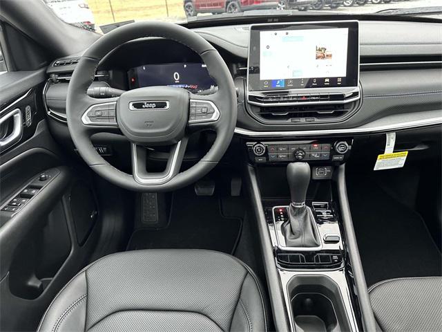 2025 Jeep Compass COMPASS LIMITED 4X4