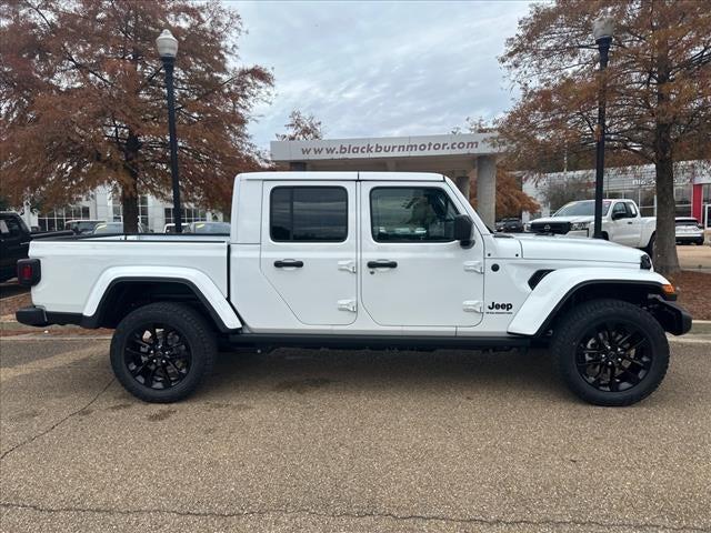 2025 Jeep Gladiator GLADIATOR NIGHTHAWK 4X4