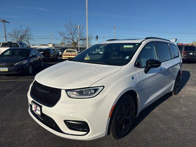 2024 Chrysler Pacifica Hybrid Premium S Appearance Pkg