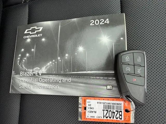 2024 Chevrolet V Blazer eAWD 2LT