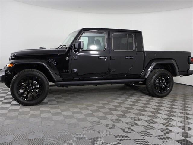 2024 Jeep Gladiator GLADIATOR NIGHTHAWK 4X4