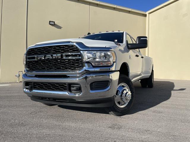 2024 RAM Ram 3500 RAM 3500 TRADESMAN CREW CAB 4X4 8 BOX