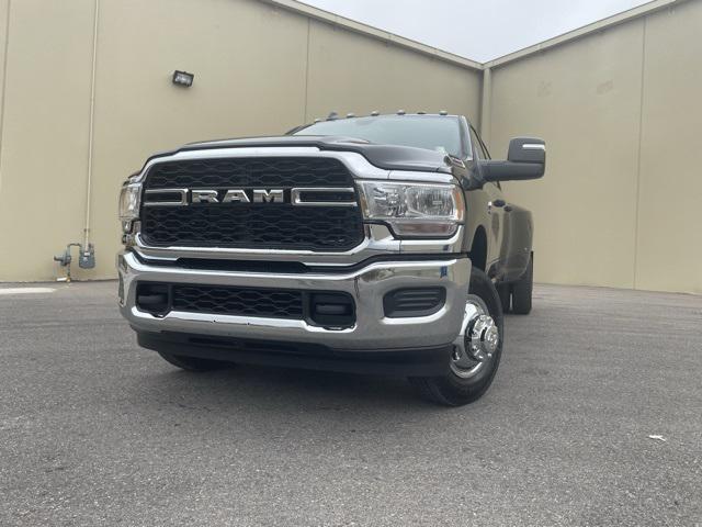 2024 RAM Ram 3500 RAM 3500 TRADESMAN CREW CAB 4X4 8 BOX