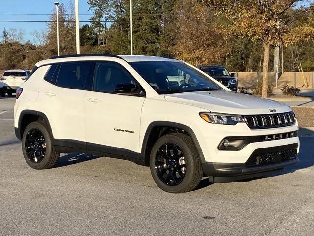 2025 Jeep Compass COMPASS LATITUDE 4X4