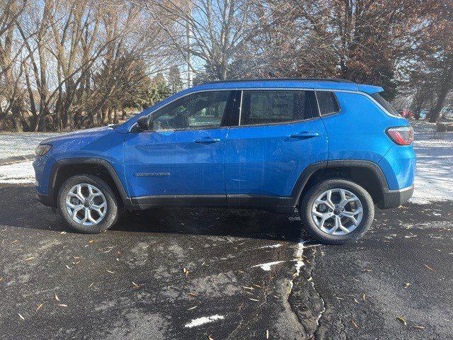 2025 Jeep Compass COMPASS LATITUDE 4X4