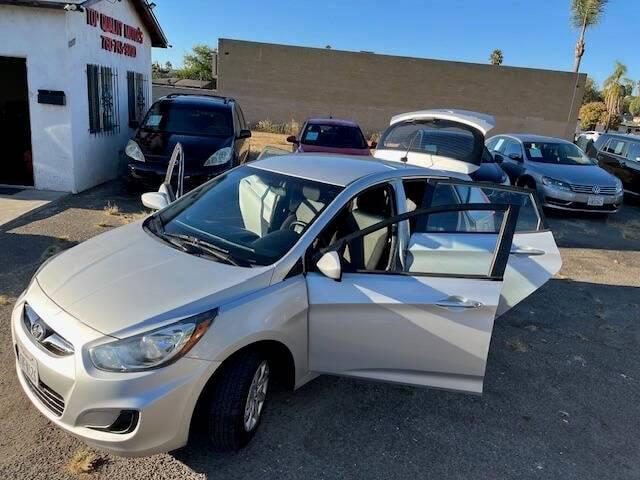 2012 Hyundai Accent GS