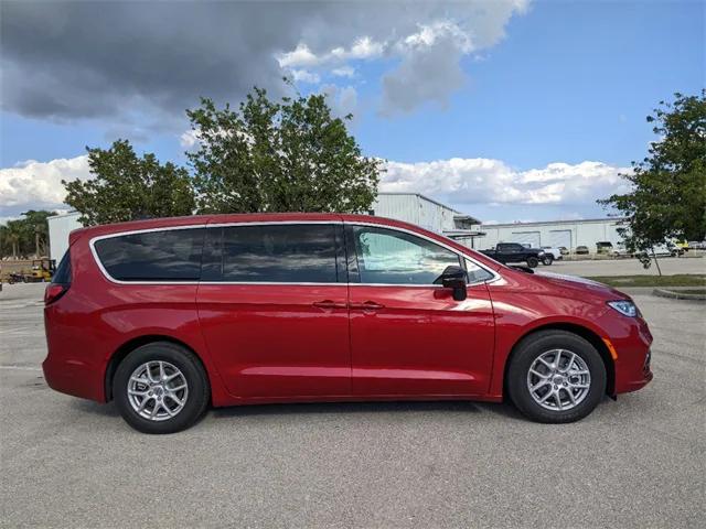 2025 Chrysler Pacifica PACIFICA SELECT