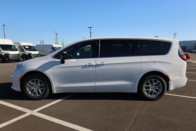 2025 Chrysler Pacifica PACIFICA SELECT