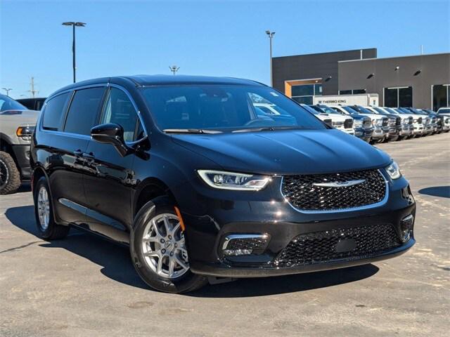 2025 Chrysler Pacifica PACIFICA SELECT