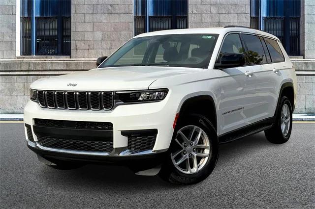 2023 Jeep Grand Cherokee L Laredo 4x4