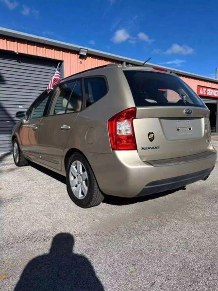 2007 Kia Rondo LX V6