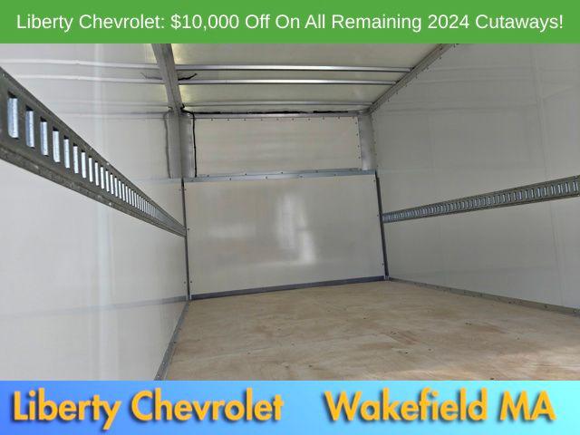 2024 Chevrolet Express Cutaway 4500 Van